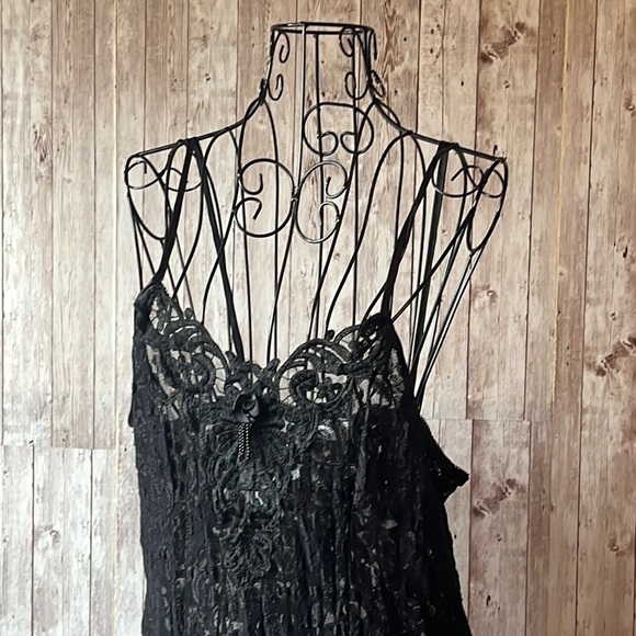 Cinema Etoile Black Lace Slip - Picture 2 of 7